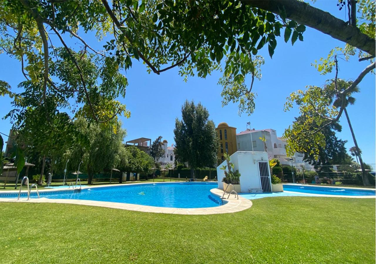 Apartamento En Apartaclub La Barrosa 奇克拉纳－德拉弗龙特拉 外观 照片